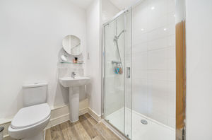 Ensuite bedroom 2- click for photo gallery